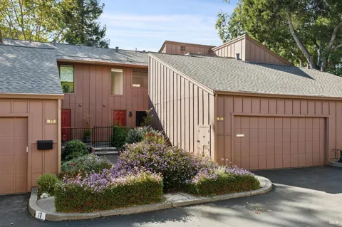 21 Prairie Falcon Drive
