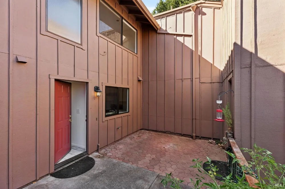 21 Prairie Falcon Drive Novato, CA 94949