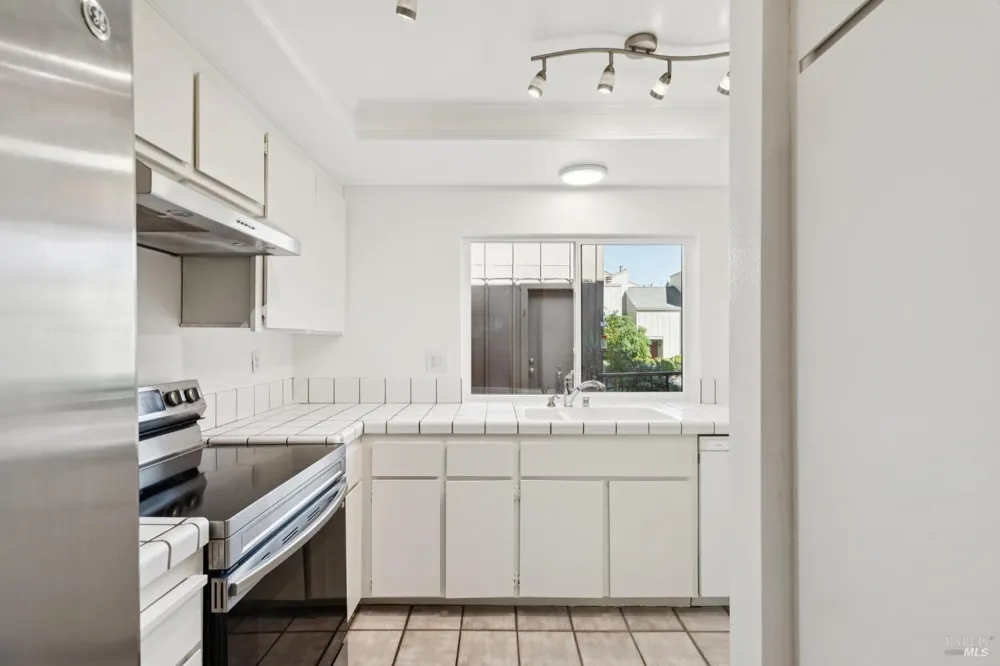 21 Prairie Falcon Drive Novato, CA 94949