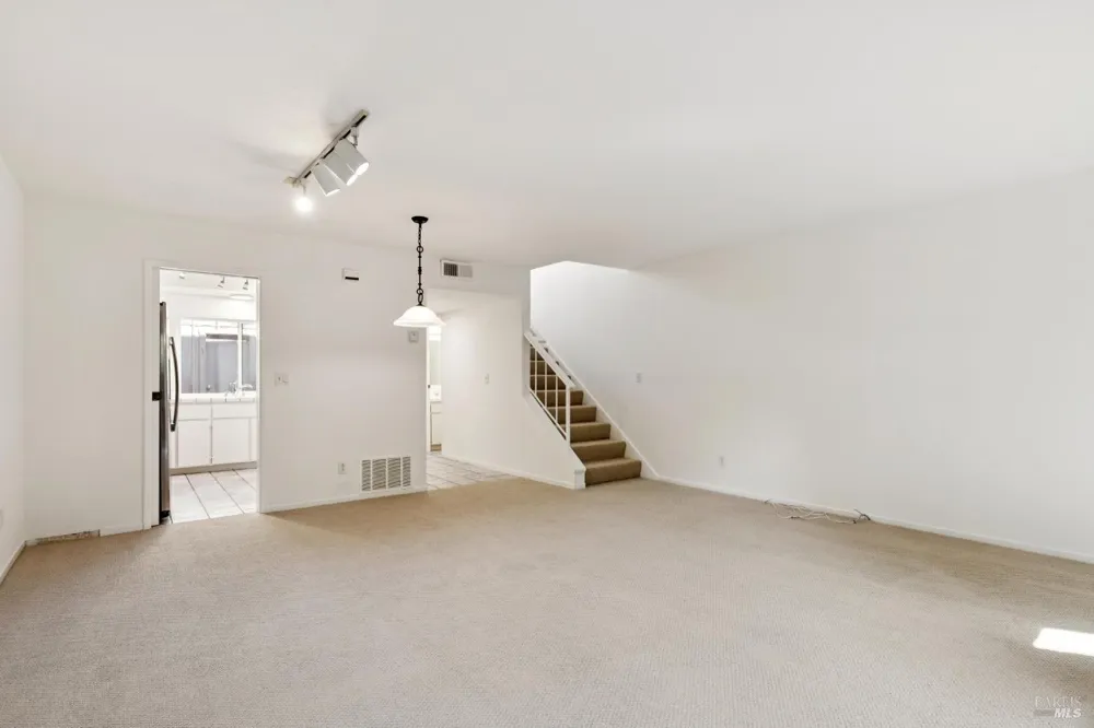 21 Prairie Falcon Drive Novato, CA 94949
