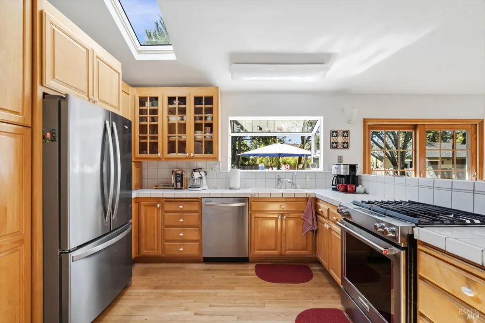136 Mark West Station Road Windsor, CA 95492