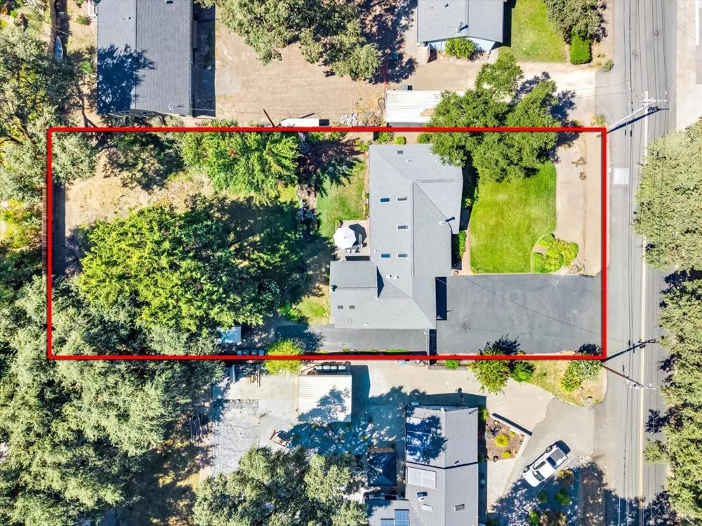 136 Mark West Station Road Windsor, CA 95492