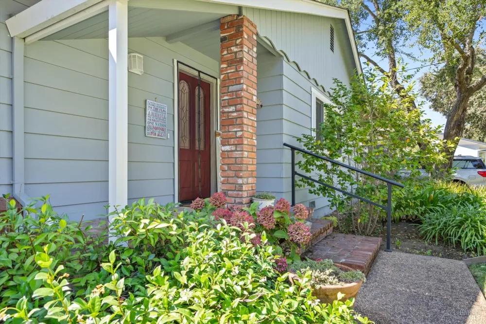 136 Mark West Station Road Windsor, CA 95492