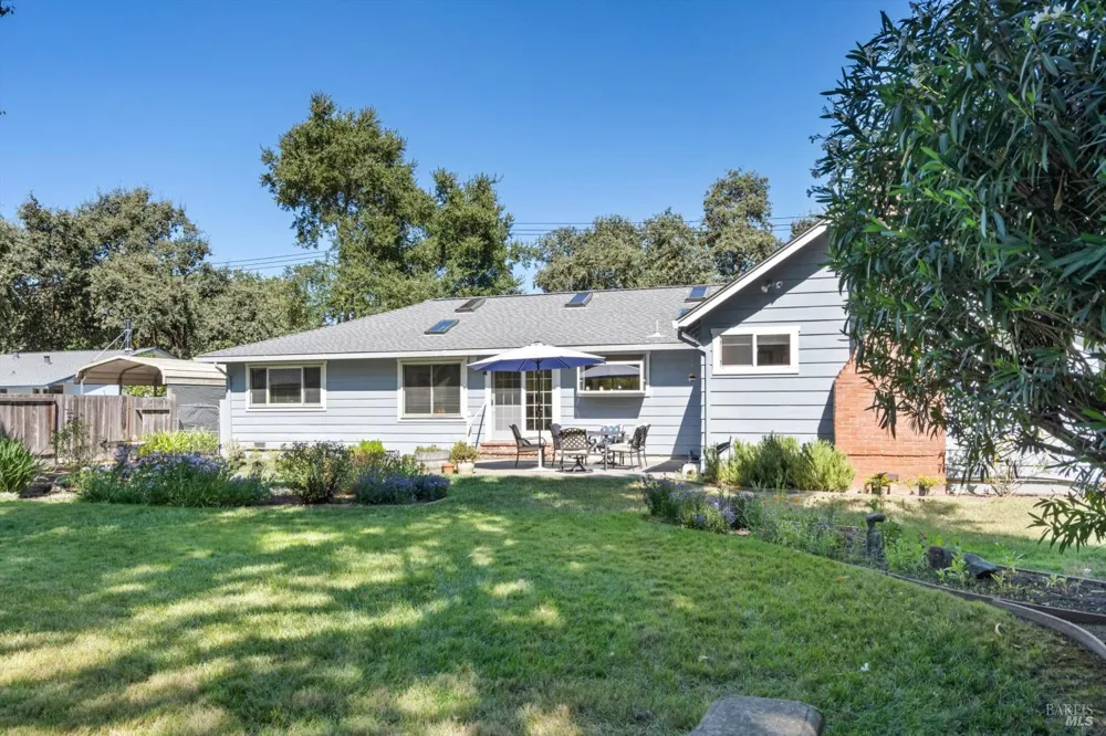 136 Mark West Station Road Windsor, CA 95492