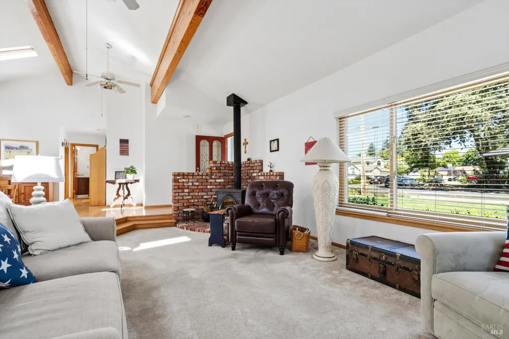 136 Mark West Station Road Windsor, CA 95492