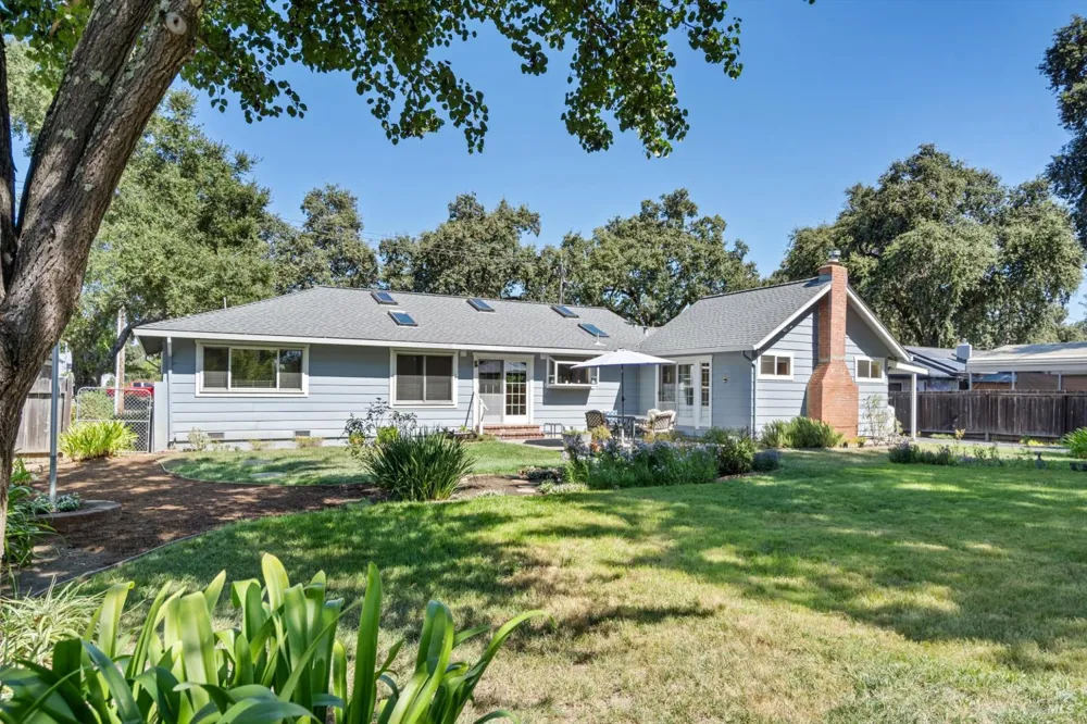 136 Mark West Station Road Windsor, CA 95492