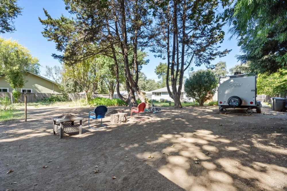 136 Mark West Station Road Windsor, CA 95492