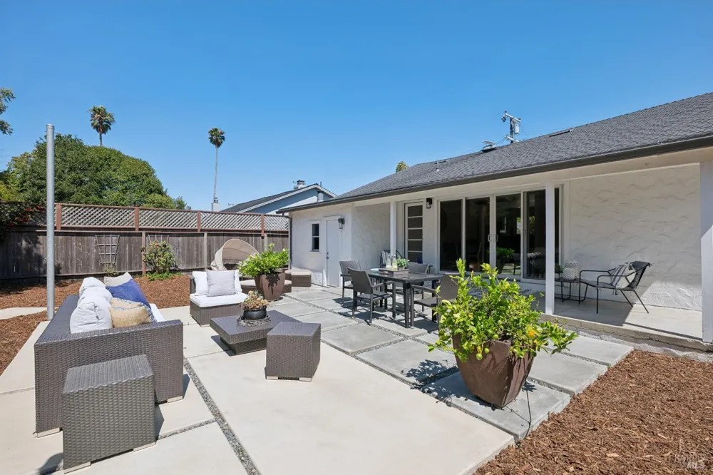 12 Echo Avenue Corte Madera, CA 94925