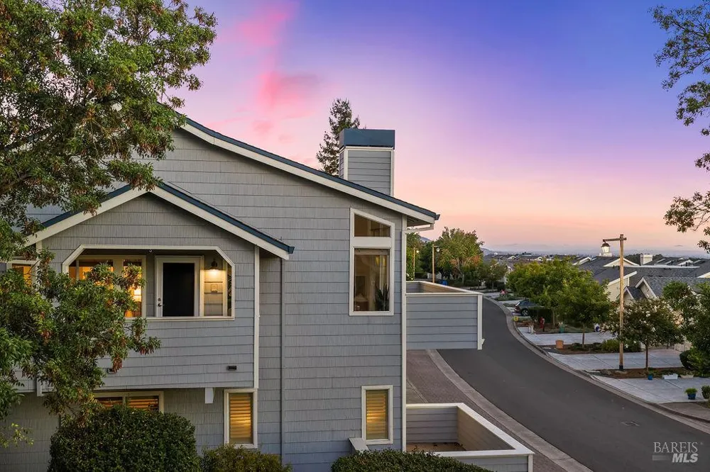 2123 Stonefield Lane Santa Rosa, CA 95403