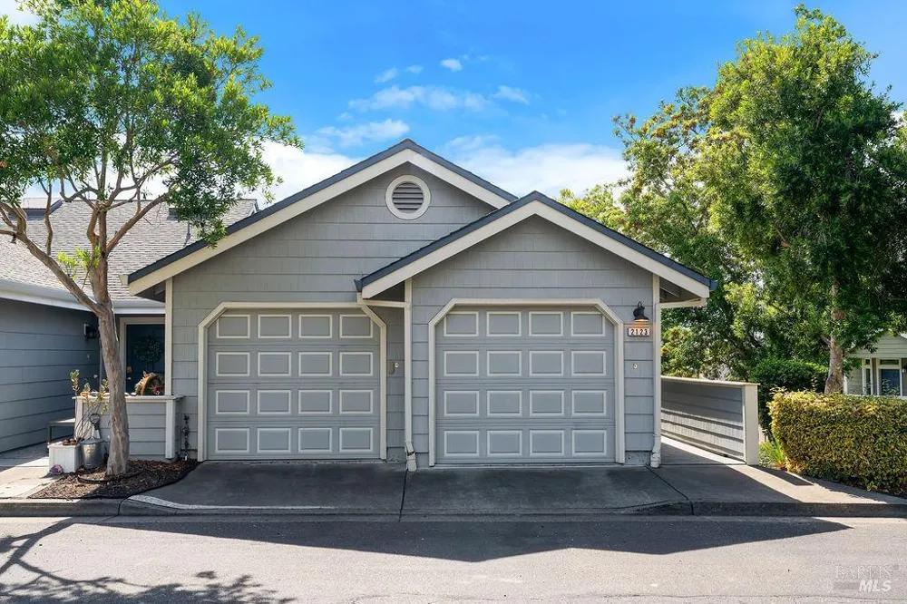 2123 Stonefield Lane Santa Rosa, CA 95403