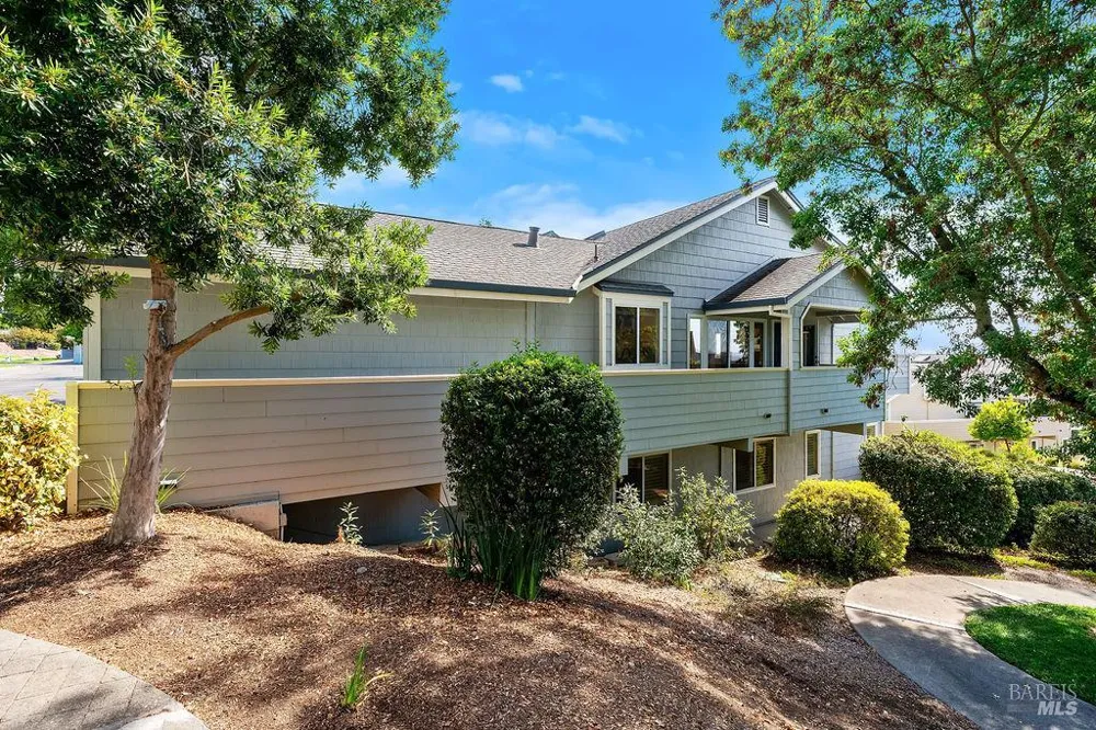 2123 Stonefield Lane Santa Rosa, CA 95403