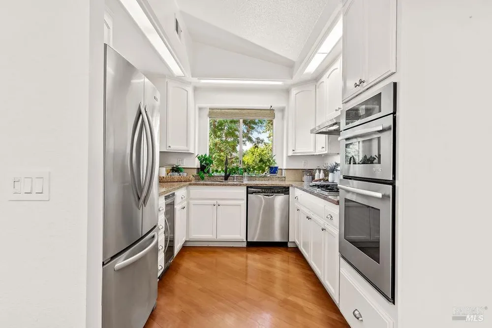 2123 Stonefield Lane Santa Rosa, CA 95403