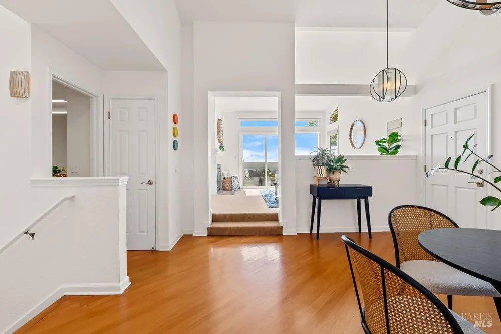 2123 Stonefield Lane Santa Rosa, CA 95403