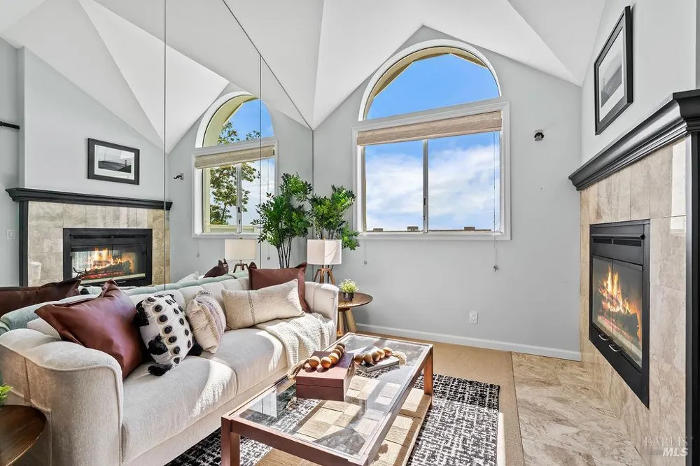 2123 Stonefield Lane Santa Rosa, CA 95403