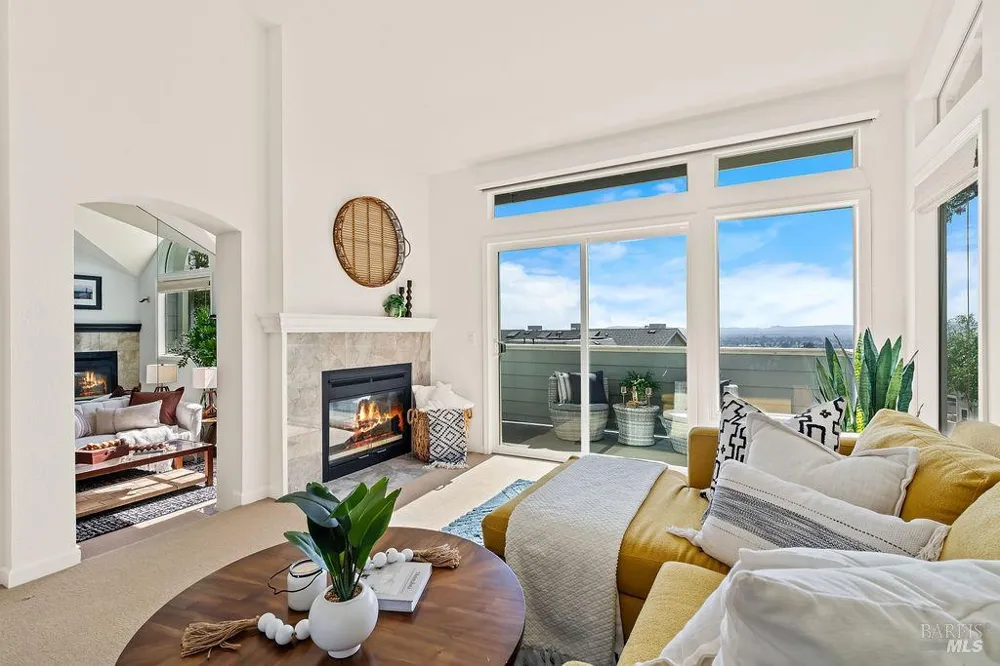 2123 Stonefield Lane Santa Rosa, CA 95403