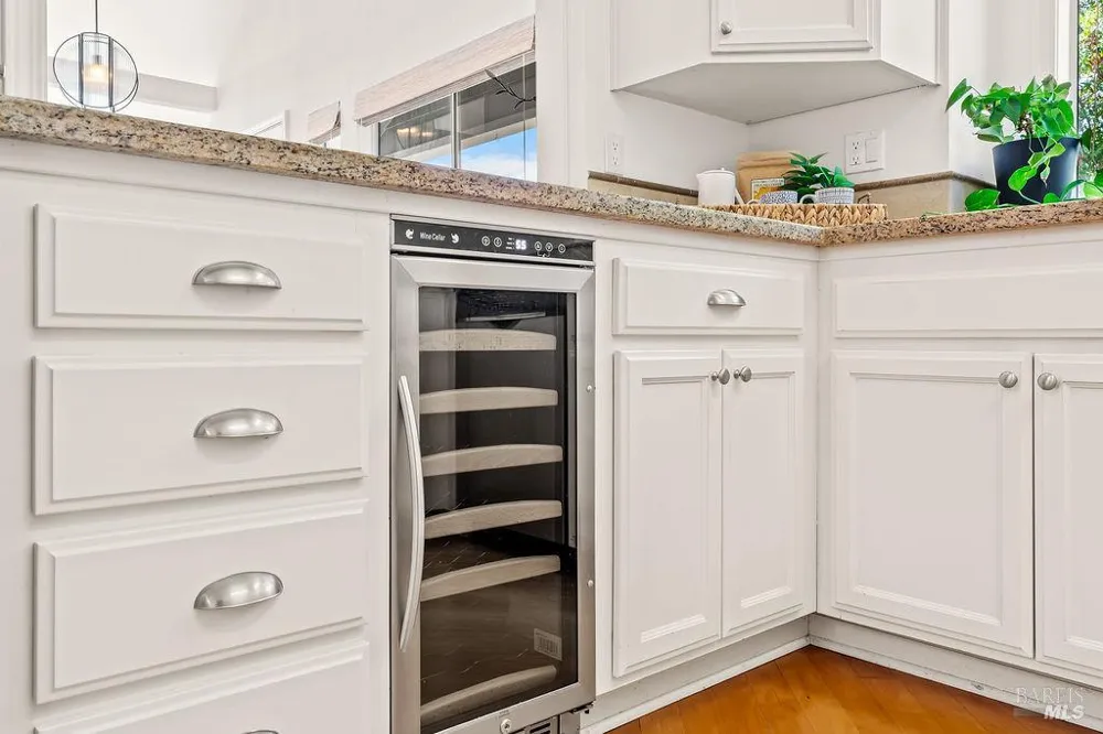 2123 Stonefield Lane Santa Rosa, CA 95403