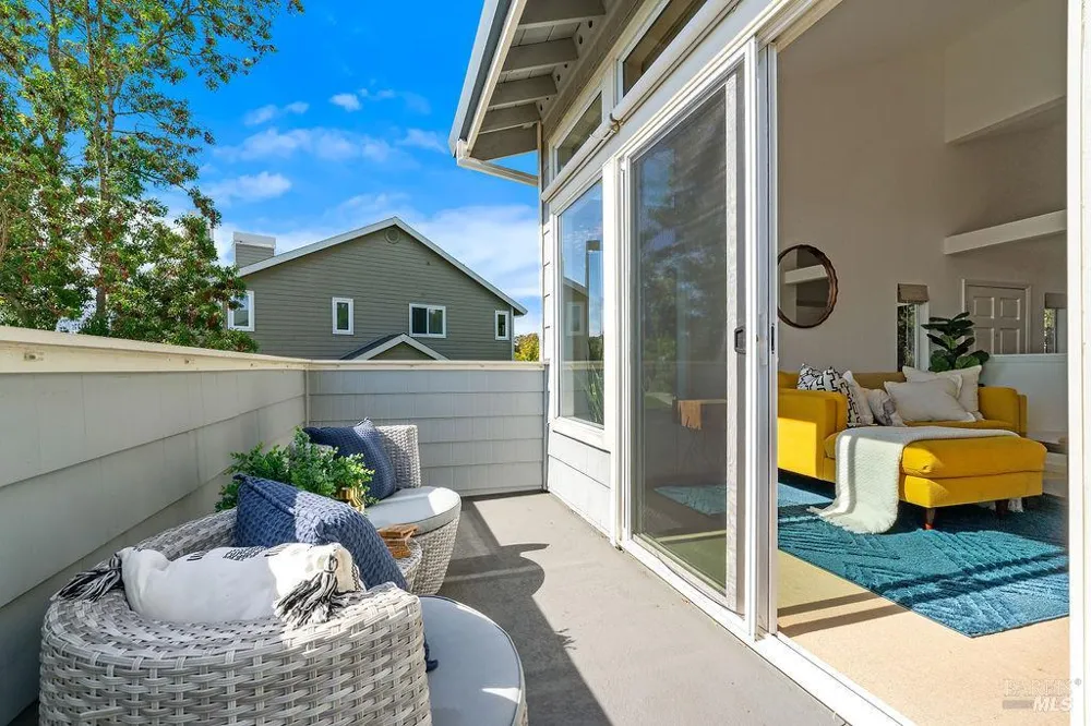 2123 Stonefield Lane Santa Rosa, CA 95403