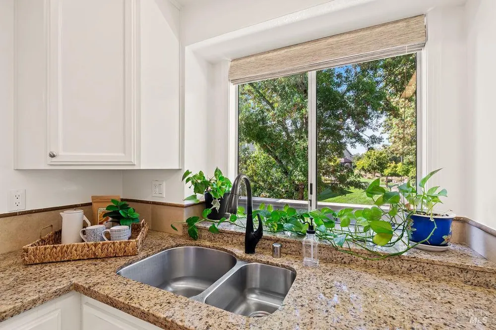 2123 Stonefield Lane Santa Rosa, CA 95403