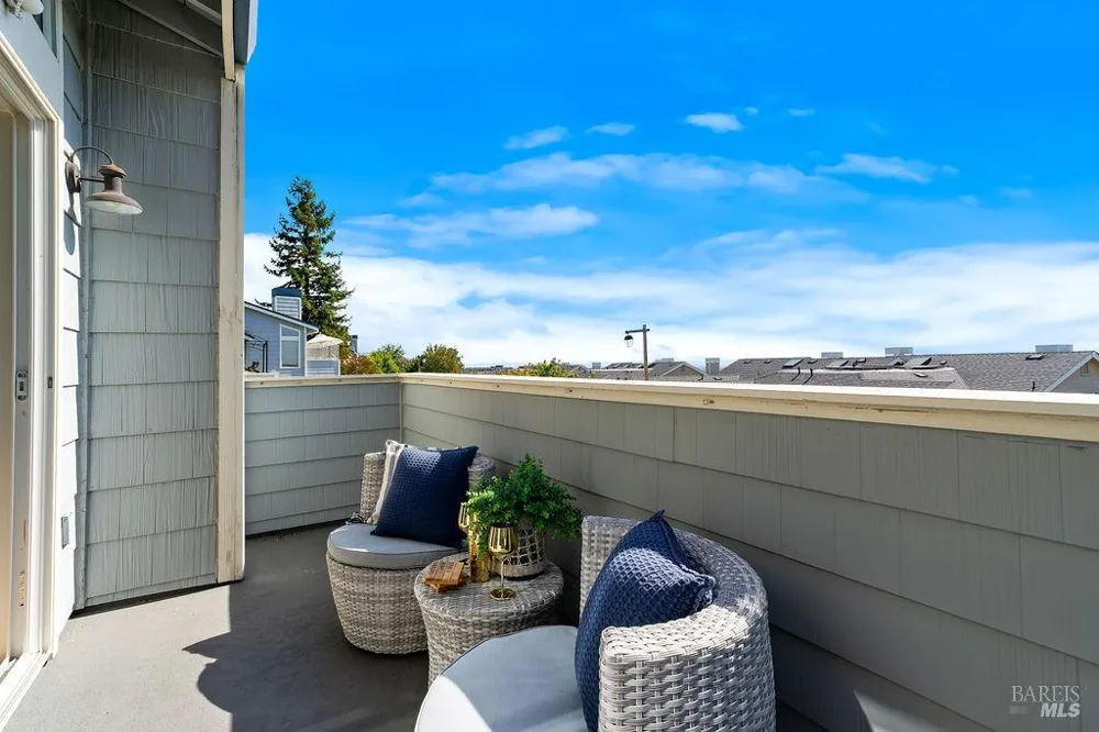 2123 Stonefield Lane Santa Rosa, CA 95403
