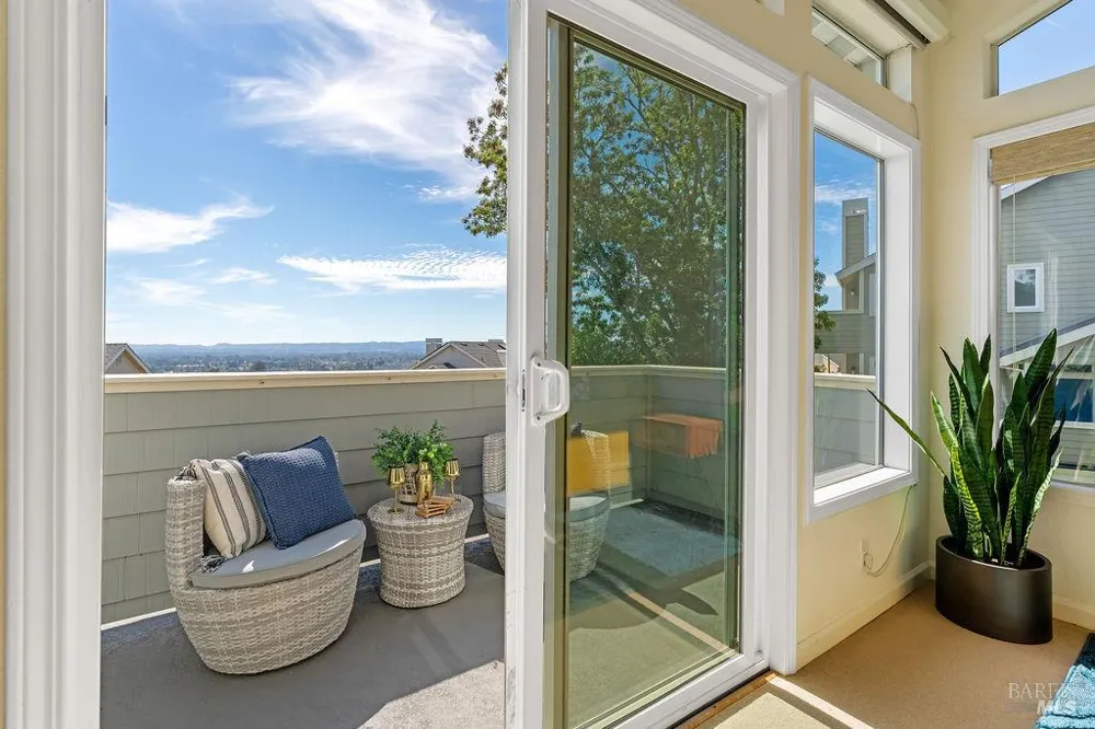 2123 Stonefield Lane Santa Rosa, CA 95403