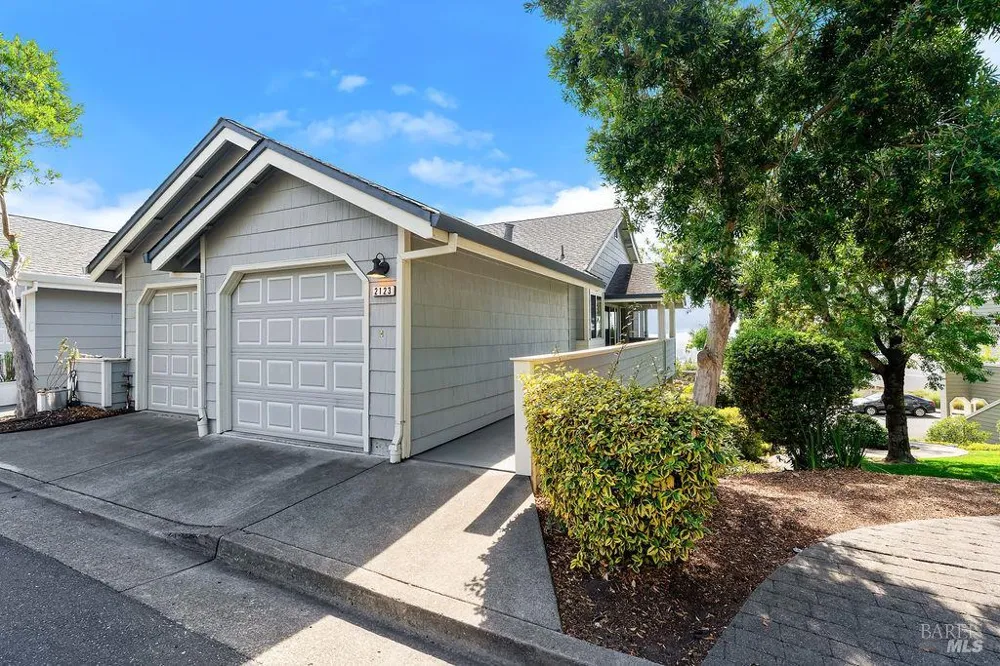 2123 Stonefield Lane Santa Rosa, CA 95403