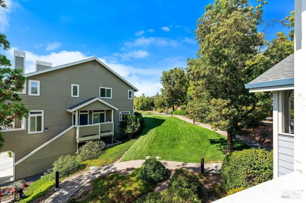 2123 Stonefield Lane Santa Rosa, CA 95403