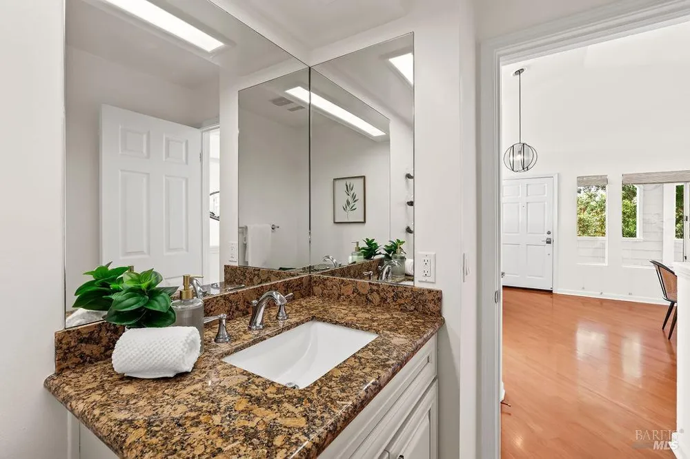 2123 Stonefield Lane Santa Rosa, CA 95403