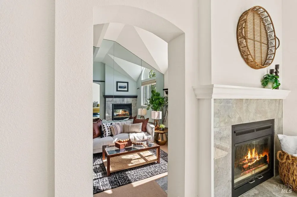 2123 Stonefield Lane Santa Rosa, CA 95403