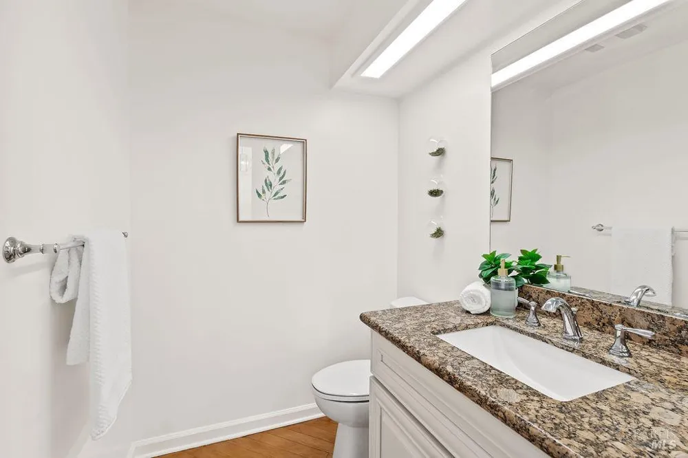 2123 Stonefield Lane Santa Rosa, CA 95403
