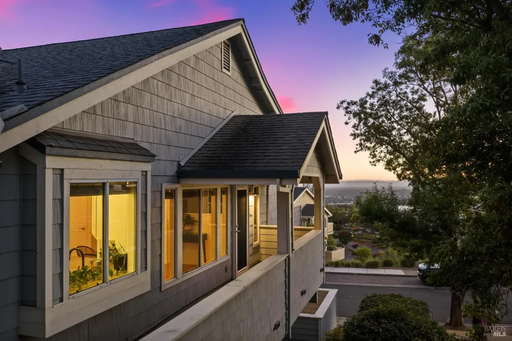 2123 Stonefield Lane Santa Rosa, CA 95403
