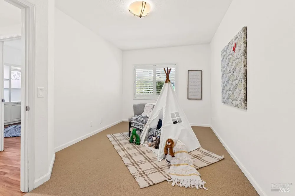 2123 Stonefield Lane Santa Rosa, CA 95403