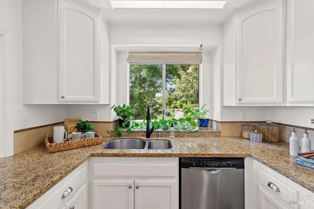2123 Stonefield Lane Santa Rosa, CA 95403