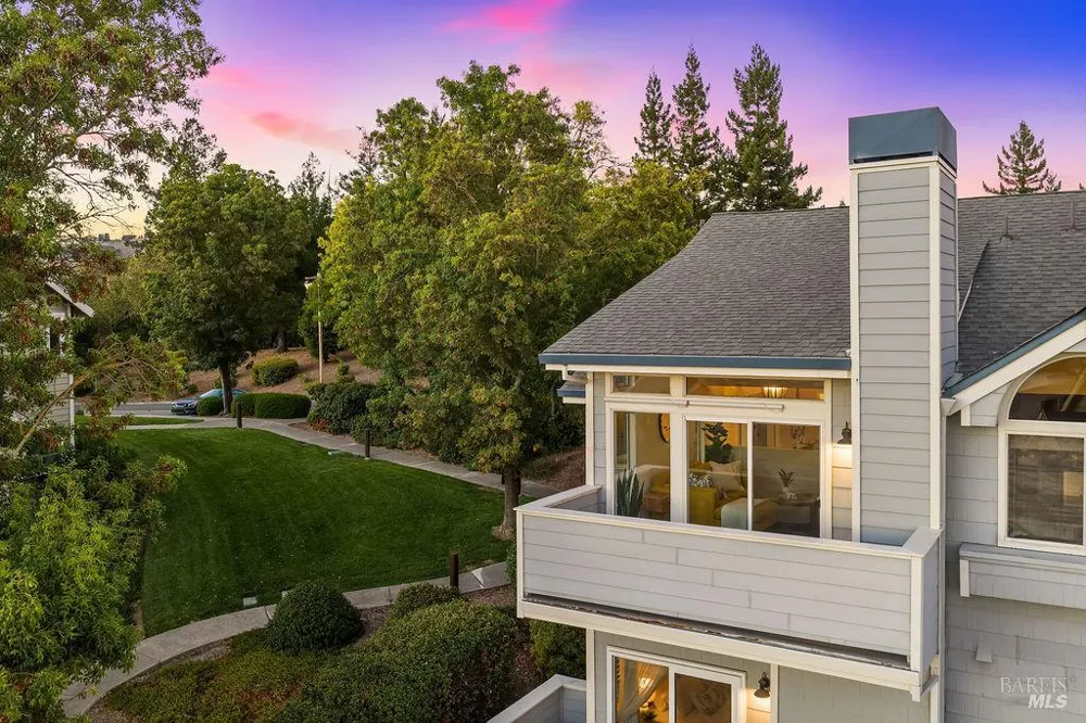 2123 Stonefield Lane Santa Rosa, CA 95403
