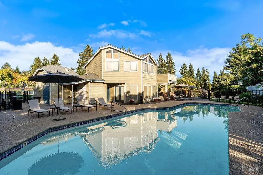 2123 Stonefield Lane Santa Rosa, CA 95403