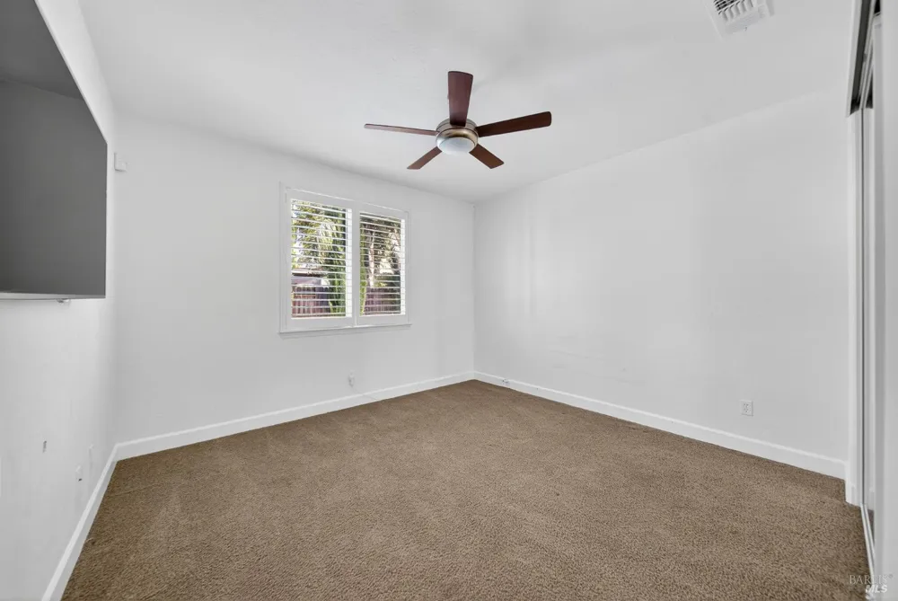 3034 W Clinton Court Visalia, CA 93291