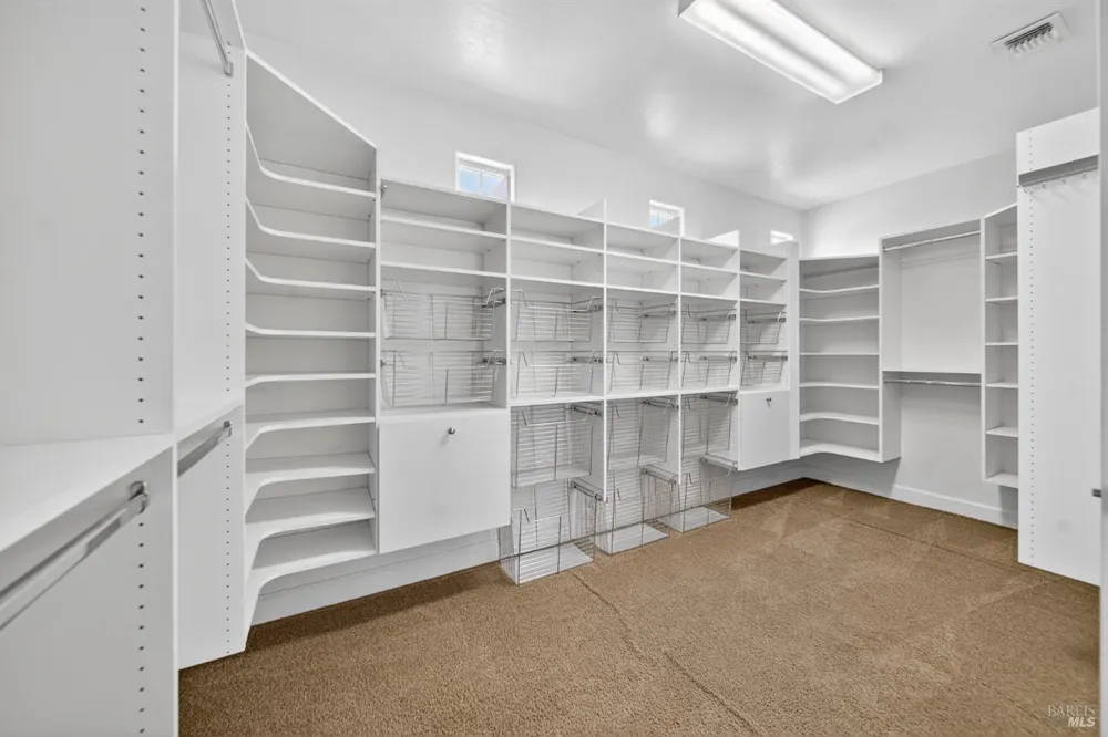 3034 W Clinton Court Visalia, CA 93291
