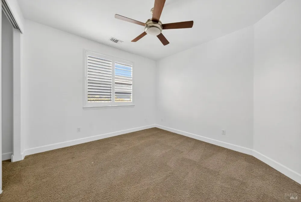 3034 W Clinton Court Visalia, CA 93291