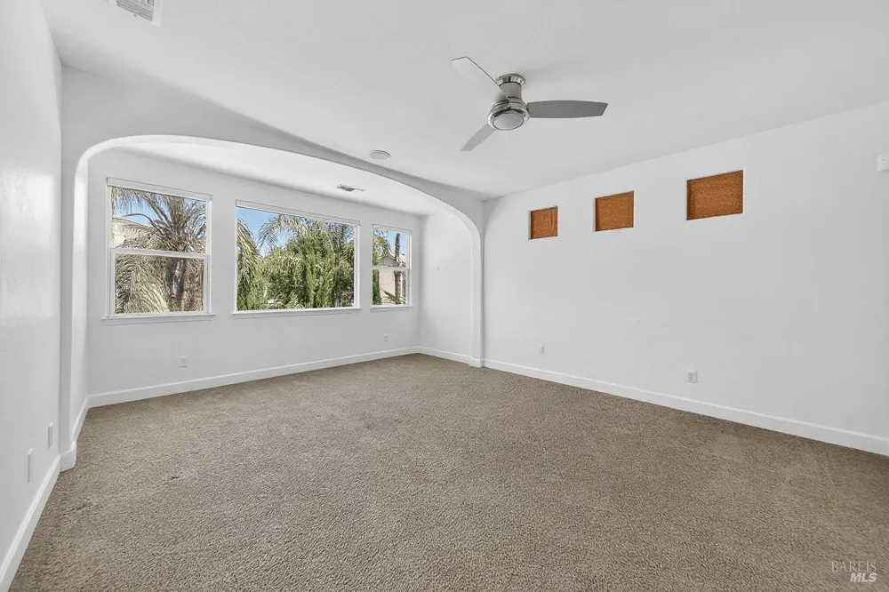 3034 W Clinton Court Visalia, CA 93291
