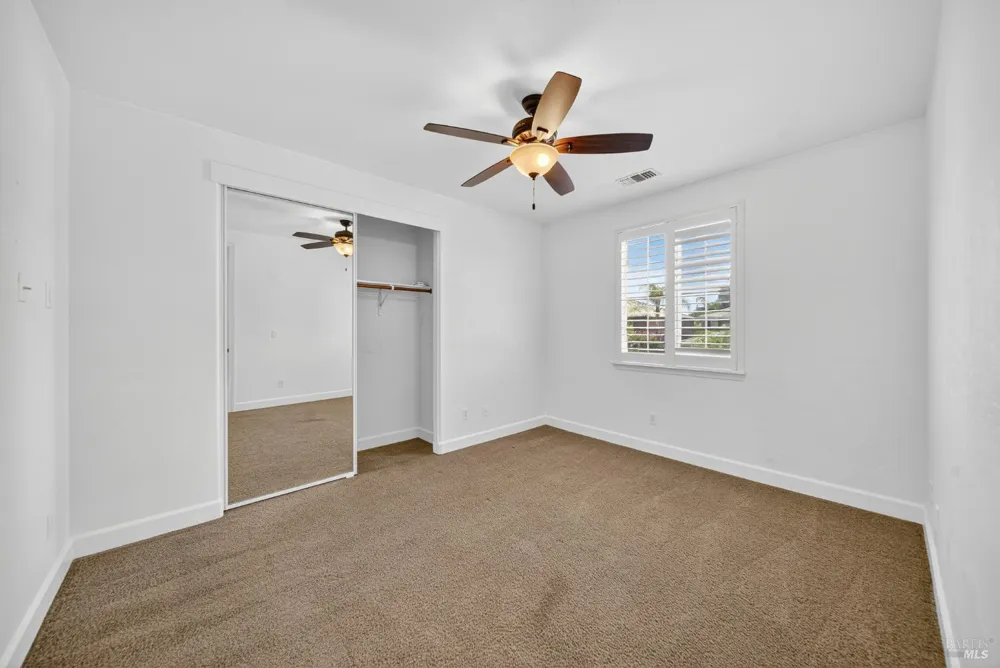 3034 W Clinton Court Visalia, CA 93291