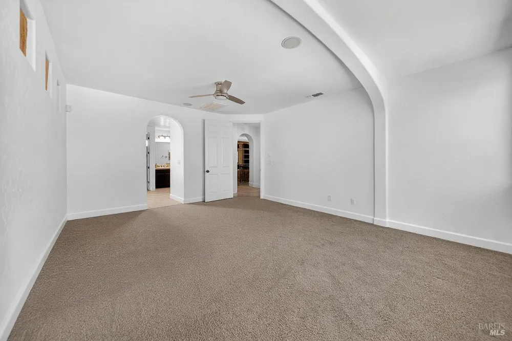3034 W Clinton Court Visalia, CA 93291