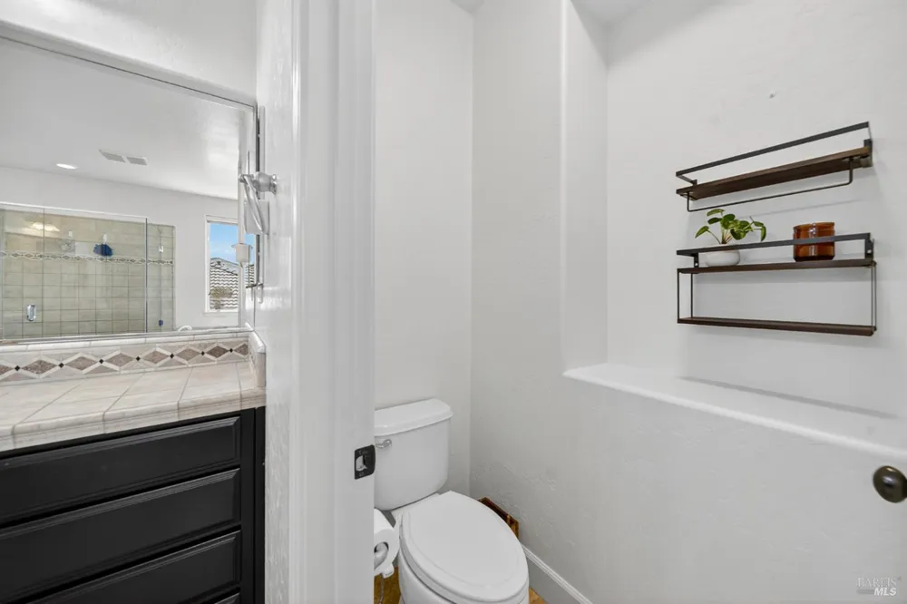 3034 W Clinton Court Visalia, CA 93291