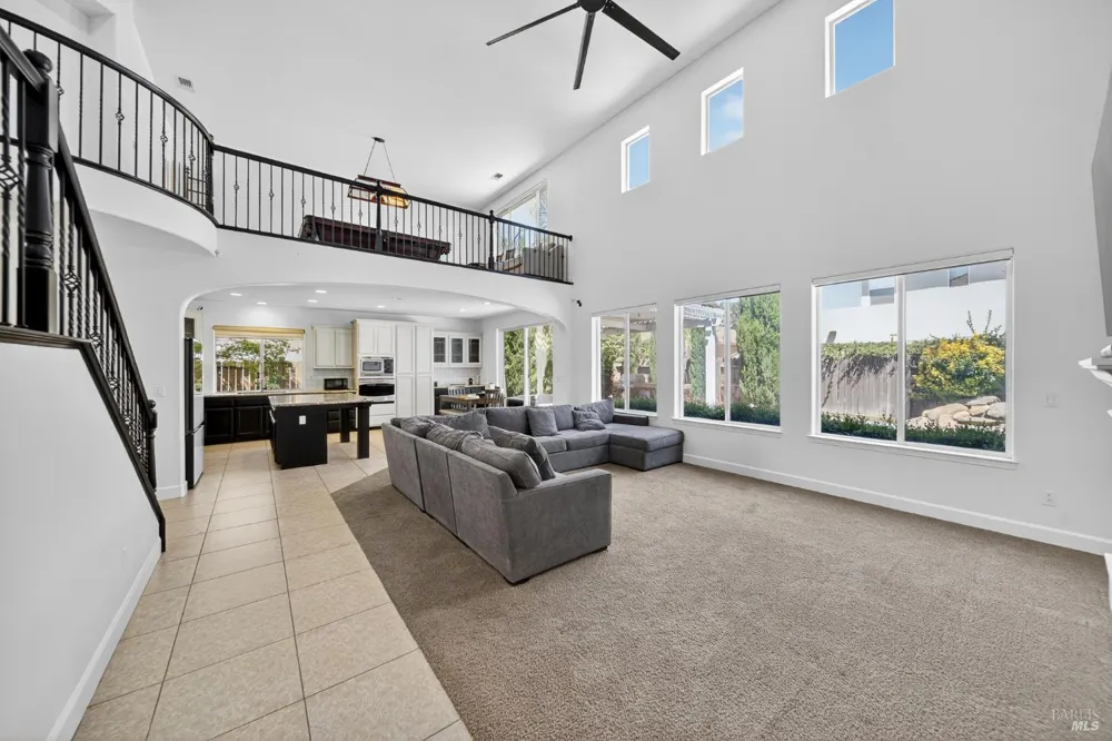 3034 W Clinton Court Visalia, CA 93291