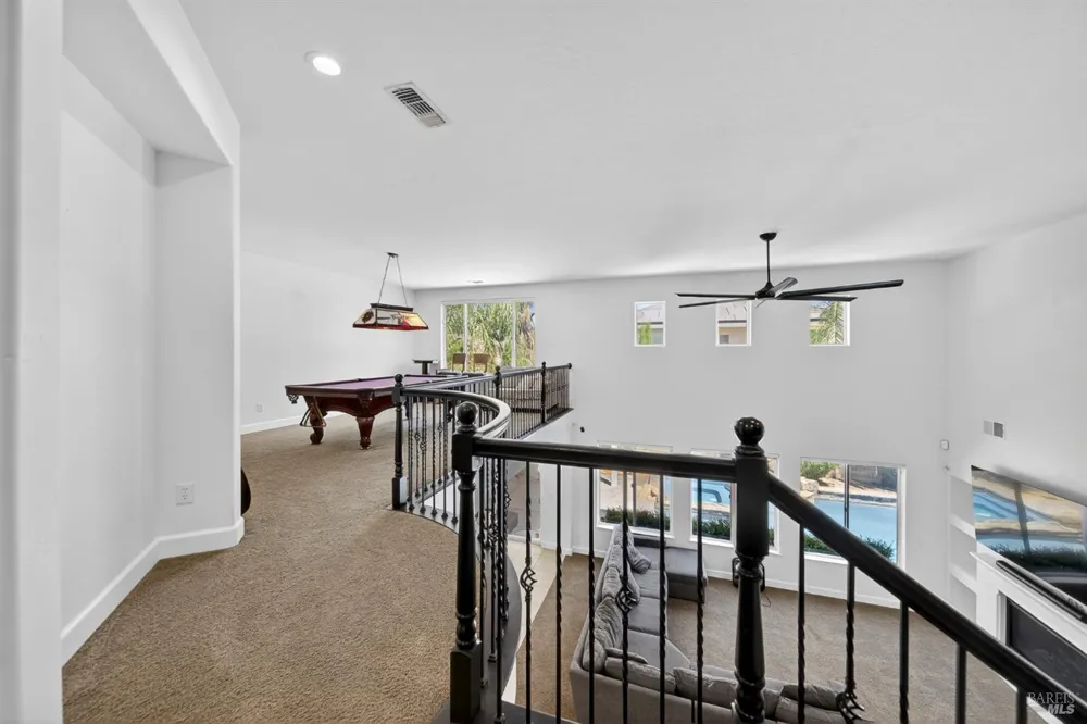3034 W Clinton Court Visalia, CA 93291