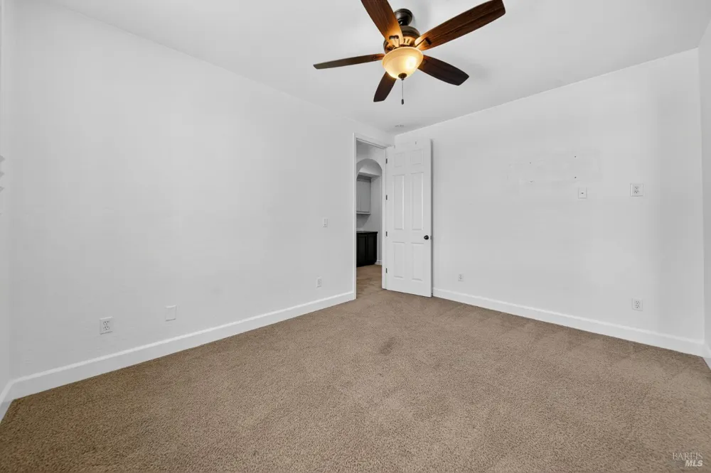 3034 W Clinton Court Visalia, CA 93291
