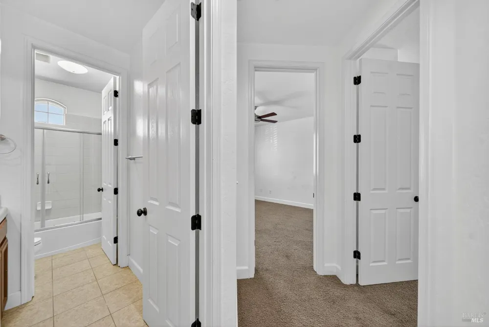 3034 W Clinton Court Visalia, CA 93291