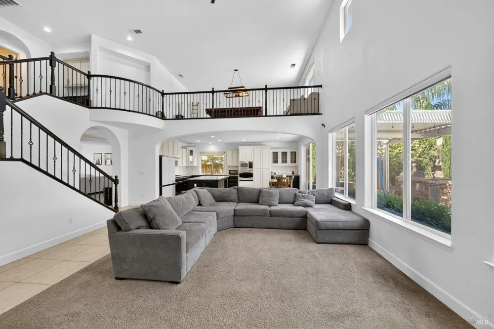 3034 W Clinton Court Visalia, CA 93291