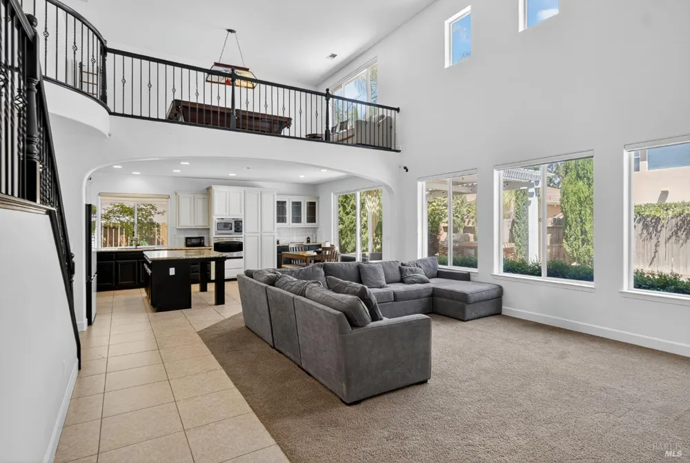 3034 W Clinton Court Visalia, CA 93291