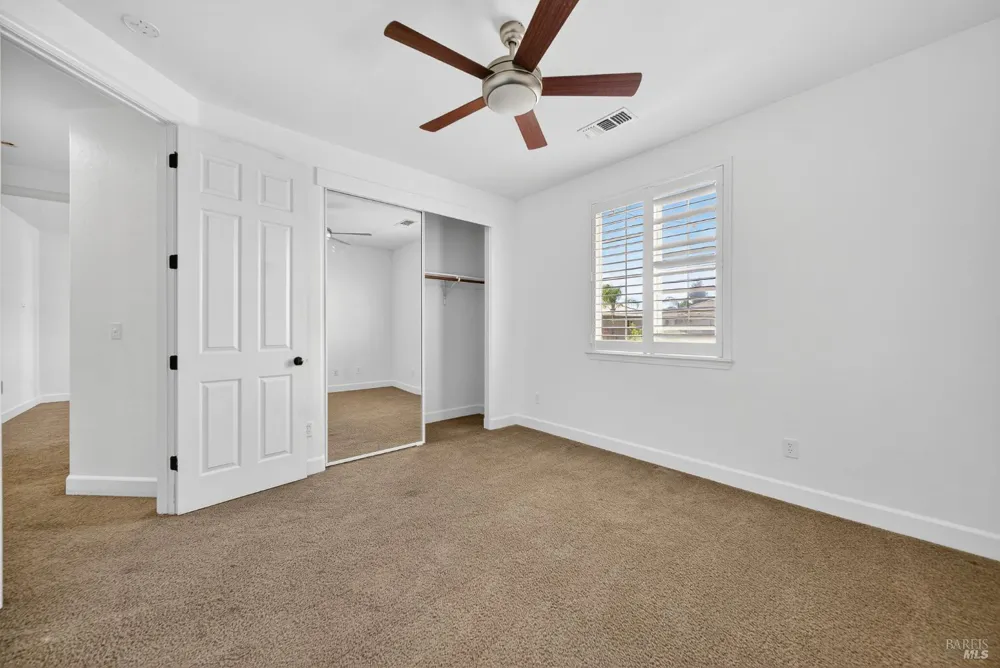 3034 W Clinton Court Visalia, CA 93291