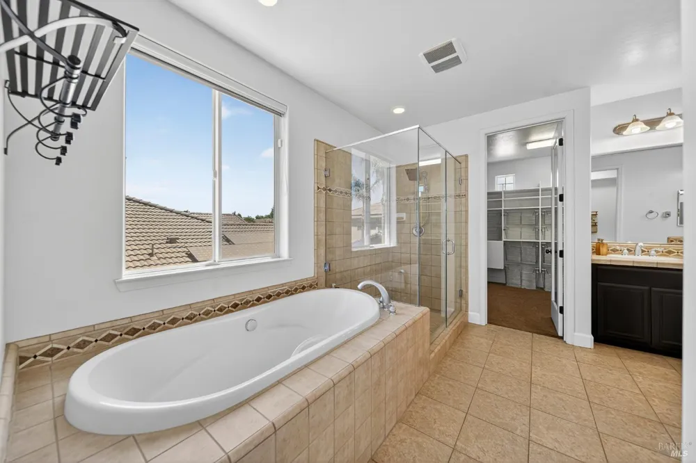 3034 W Clinton Court Visalia, CA 93291