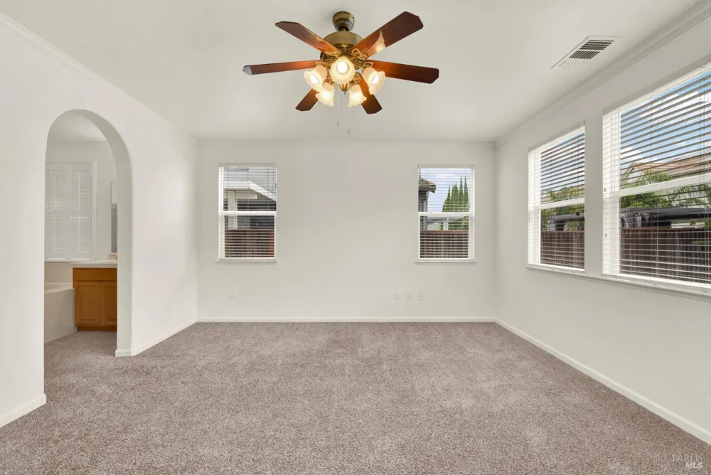 812 Purple Sage Drive Vacaville, CA 95687